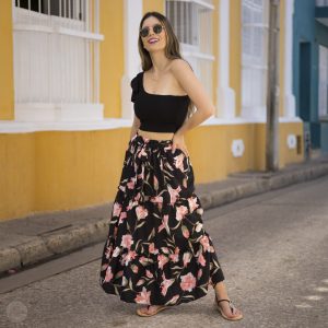 LS2538 Falda larga negra flores rosadas