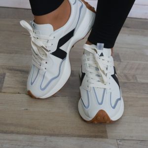 LS5304 Deportivas Street