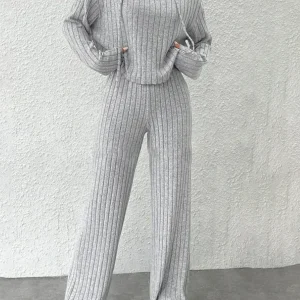 Elisa | Sudadera de punto con capucha y pantalones anchos Alora